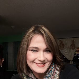 Meet your Posher, Elia